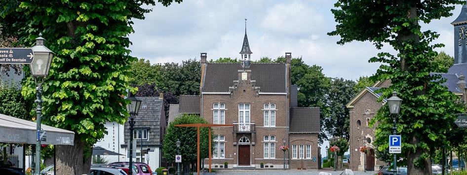 VVV Touristeninformation Stevensweert, eine der Fillialen des VVV Touristeninformation in Maasgouw, vom Platz aus gesehen