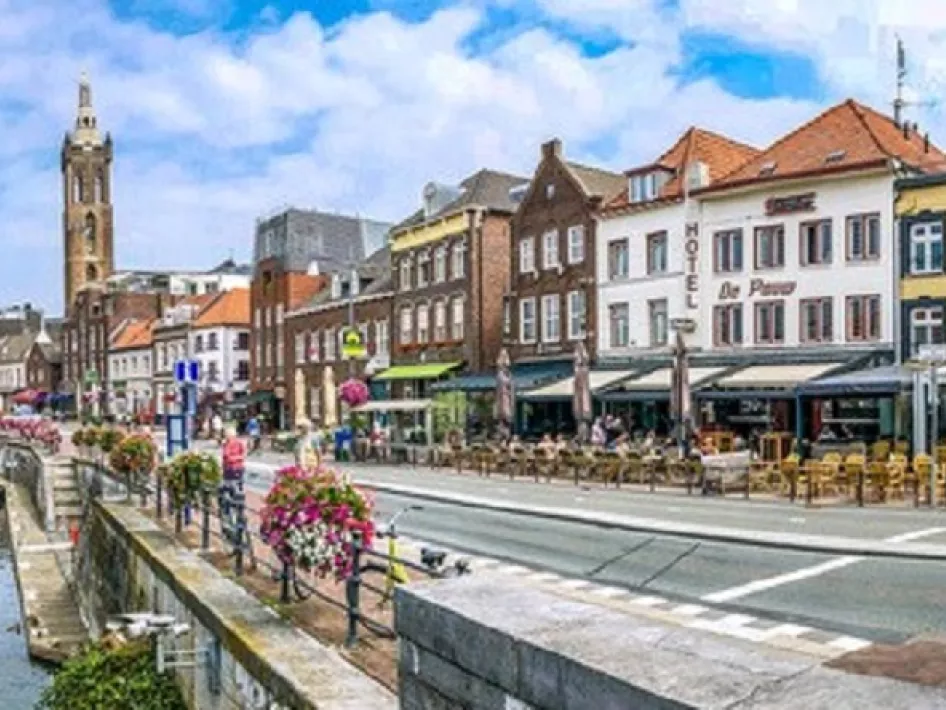 View of The Peacock from the Roerkade
