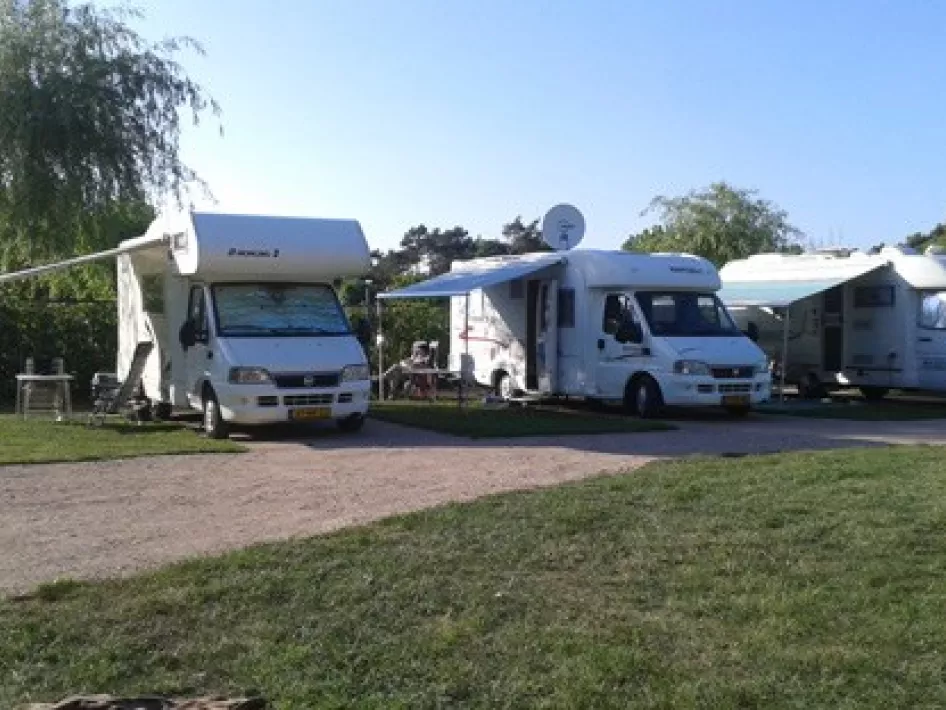 Camperplaatsen bij Camping Natuurplezier in Reuver