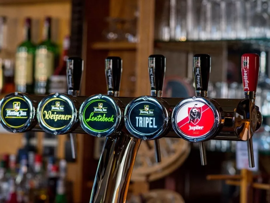 Verschillende bieren op tap