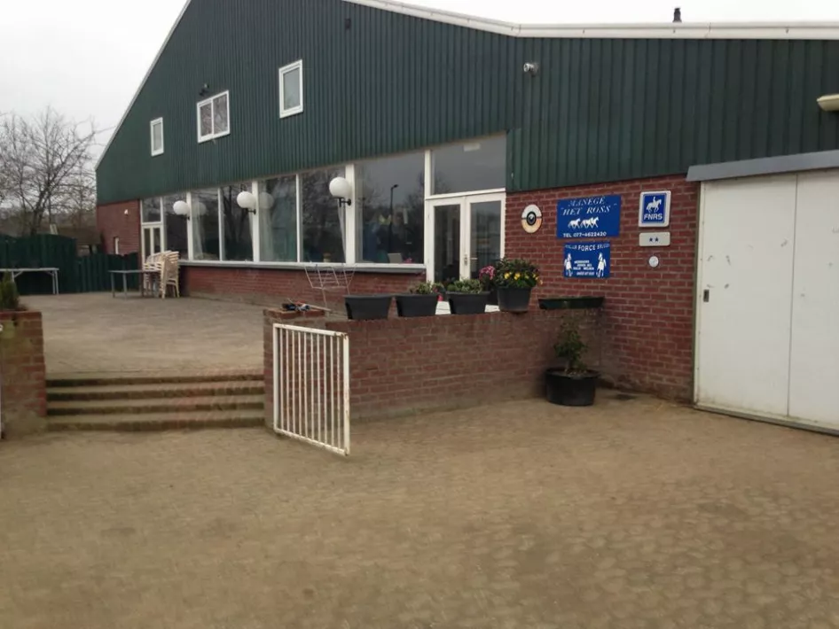 Manege het Ros voorkant manege