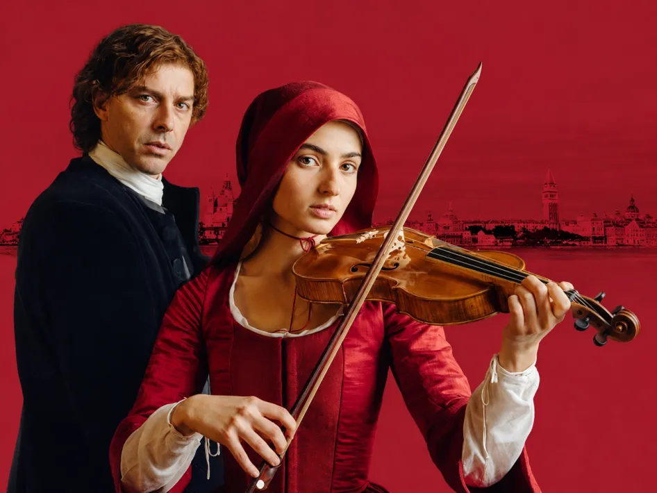 Filmposter van Primavera - Vivaldi en ik met een jonge violiste in historische kleding en componist Antonio Vivaldi op de achtergrond.