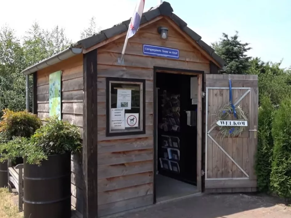 Camperplaats Onder en Eindt huisje