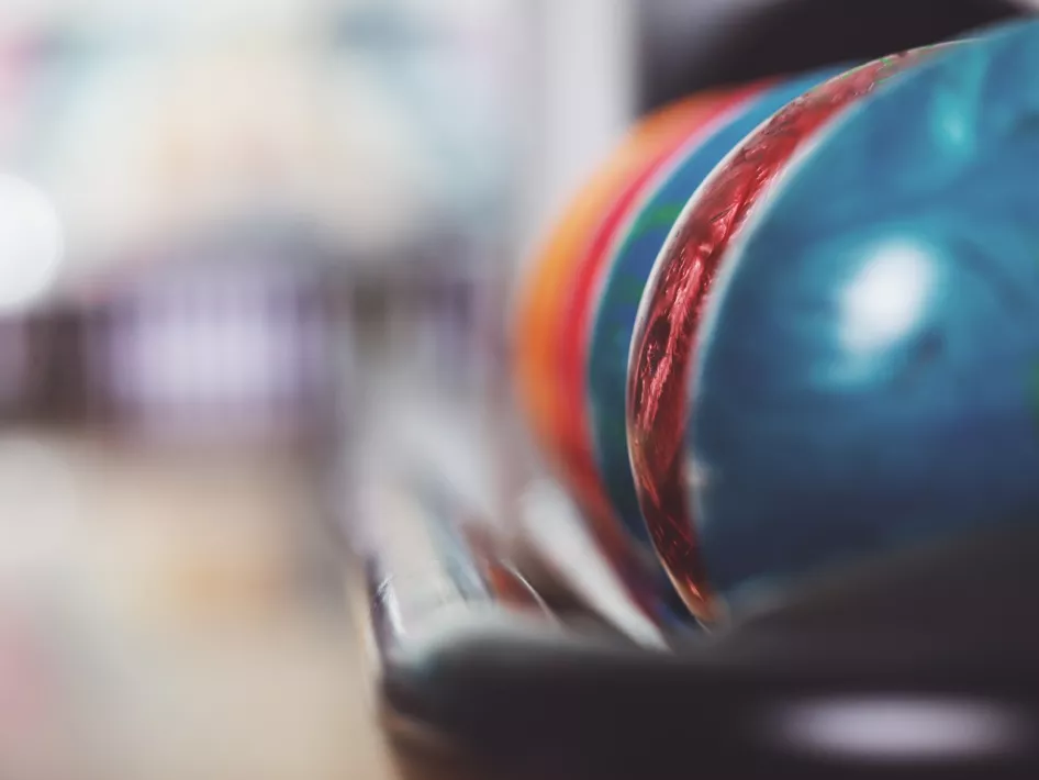 Bowling balls lined up ready for bowling at De Sluis