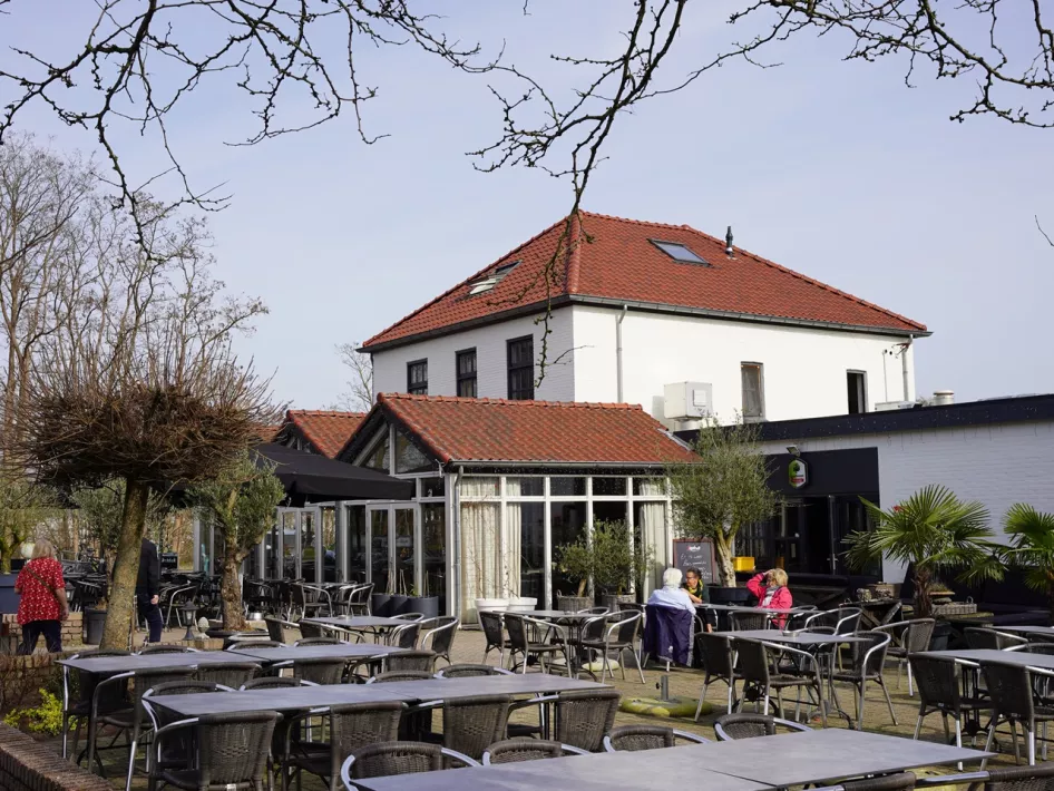De Sluis in Weert with terraces in the foreground