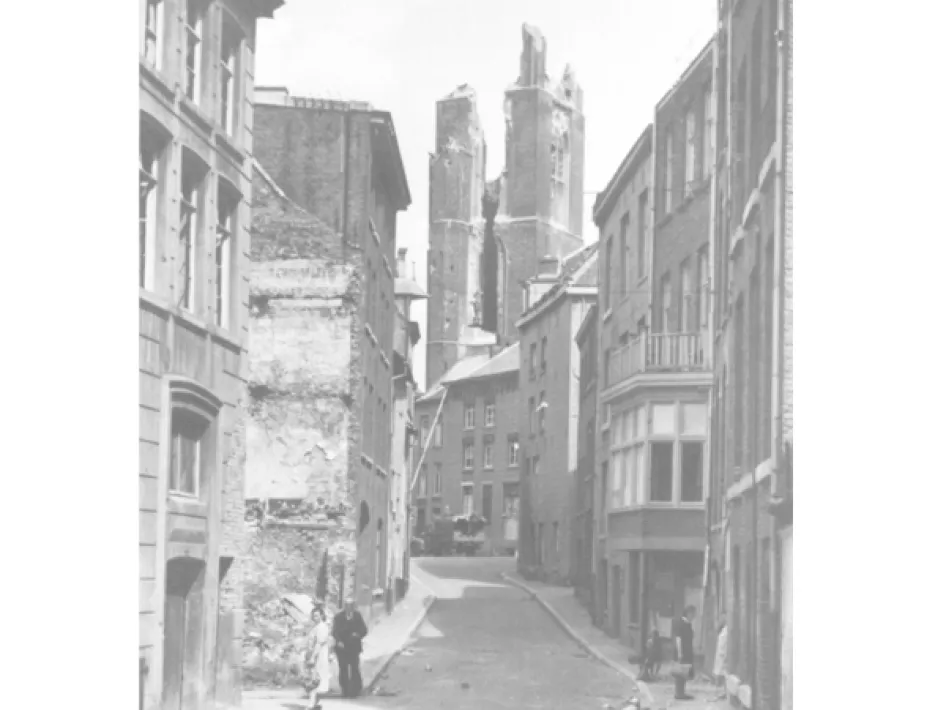 Die Liberation Route Hörstelle in Roermond erzählt die Geschichte des gesprengten Domturms