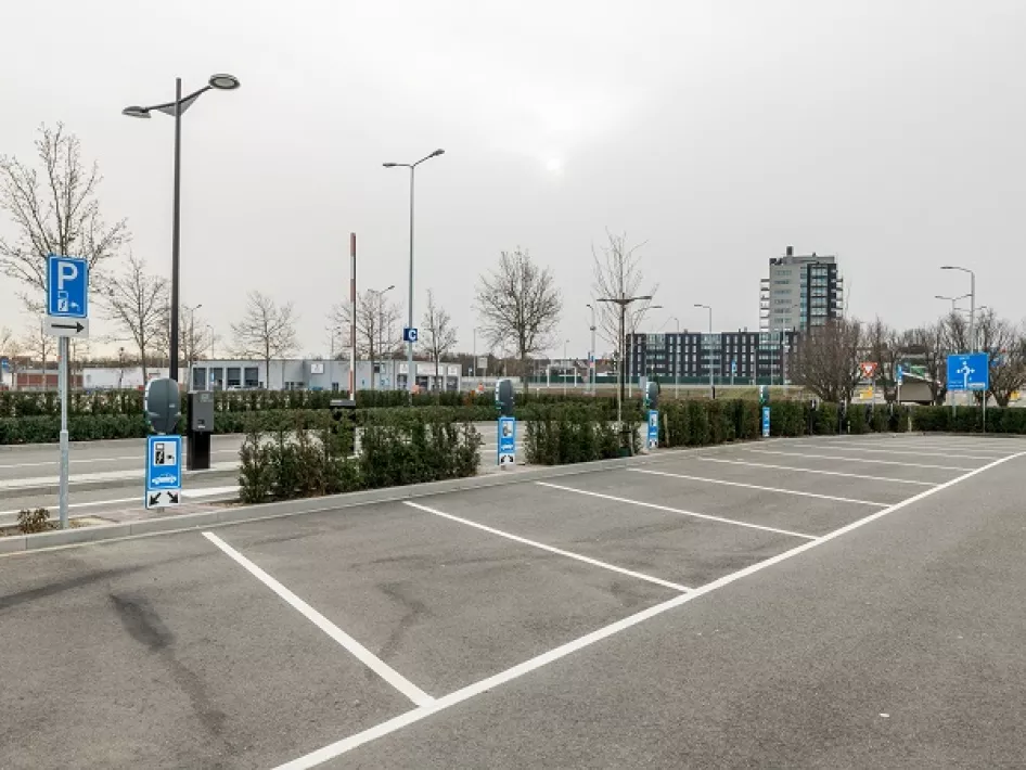 Oplaadplaatsen voor de elektrische auto bij het Designer Outlet Roermond