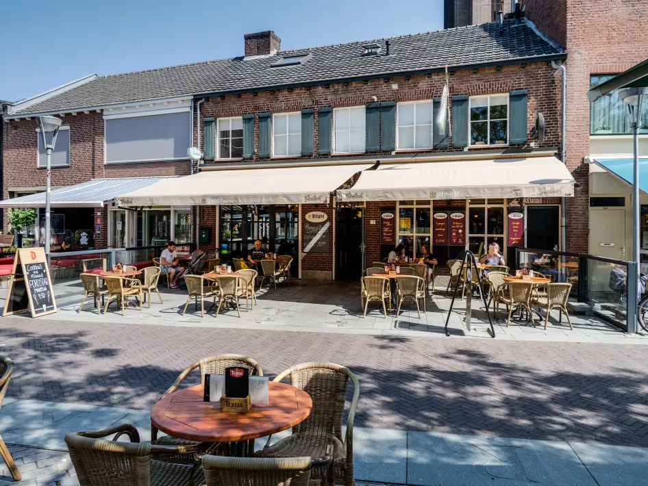 De Uitmarkt - buitenkant