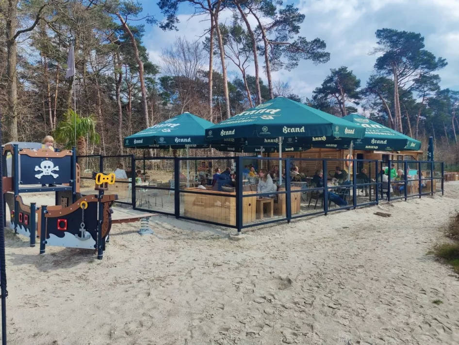 The terrace at the Blauwe Meertje