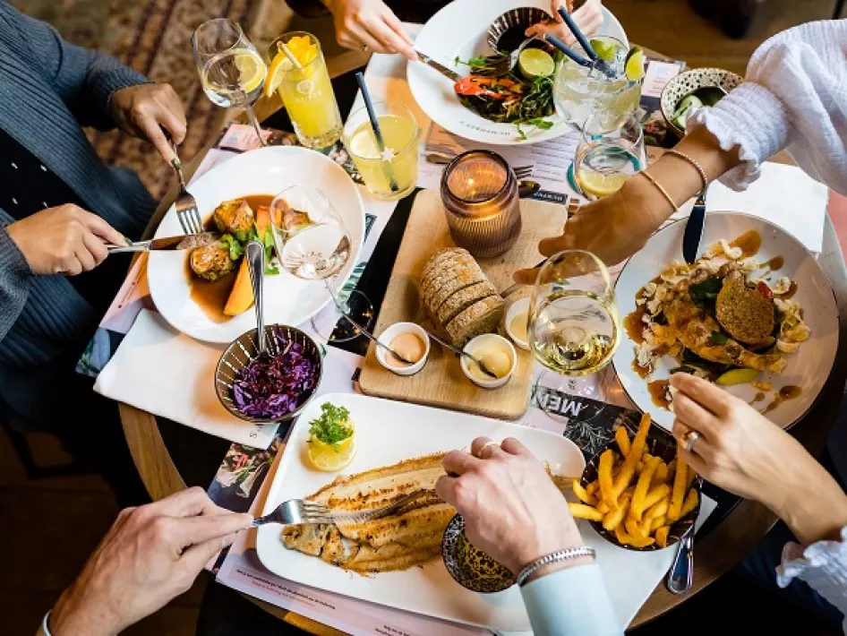 Lekkere gerechten op een tafel bij Humphrey's