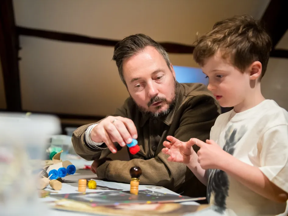 Samen knutselen bij Museum W