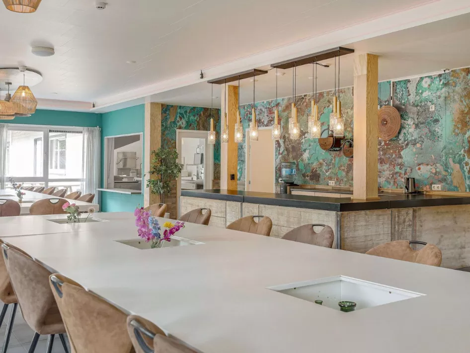 Binnenruimte een van de vergaderzalen