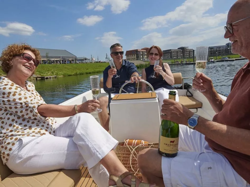 MRT Harbor Mensen genieten