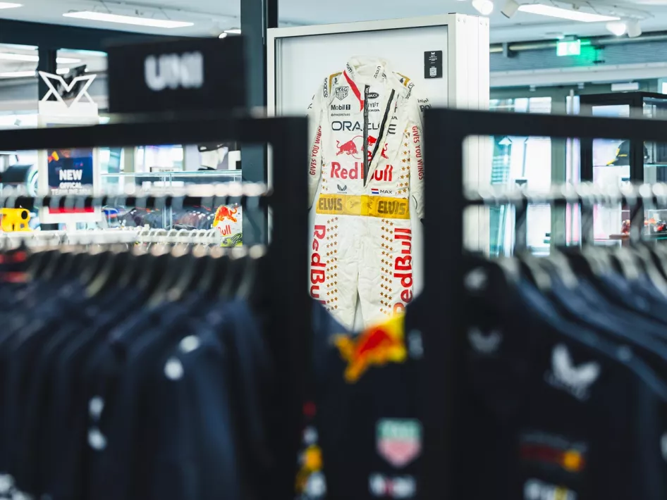 Het racepack gedragen door Verstappen in Las Vegas