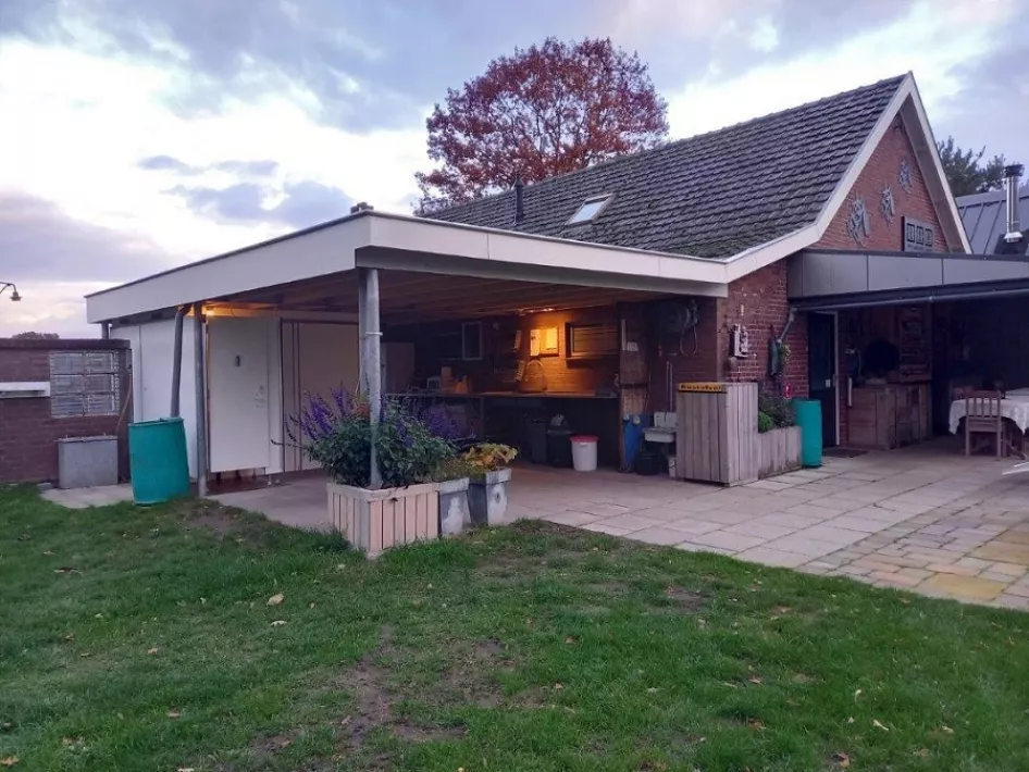 De douche en toiletten van minicamping Heide
