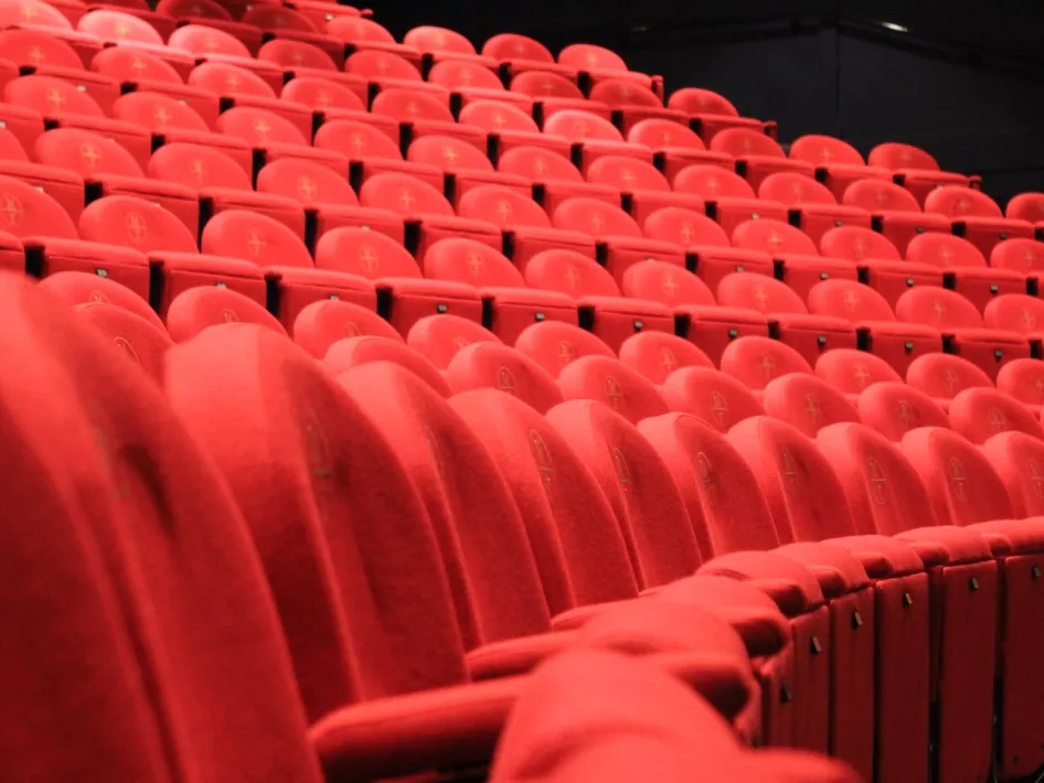 Rode theaterstoelen