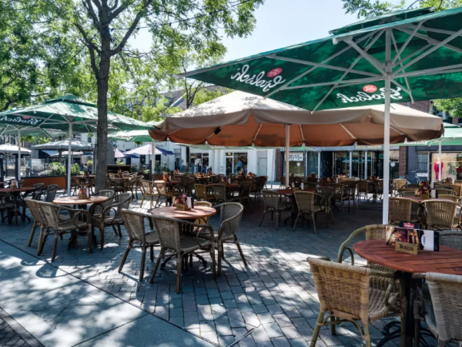 De Uitmarkt - terras