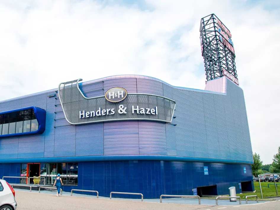 Die Fassade des Retail Park in Roermond