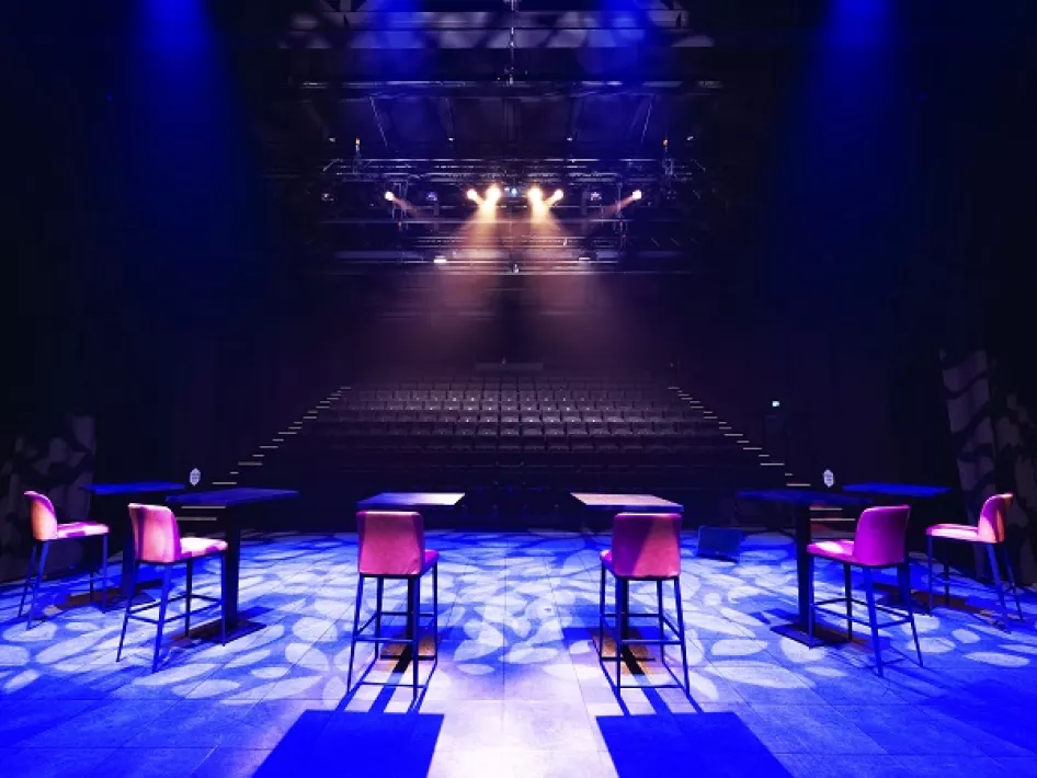 Op de bühne van schouwburg Venray