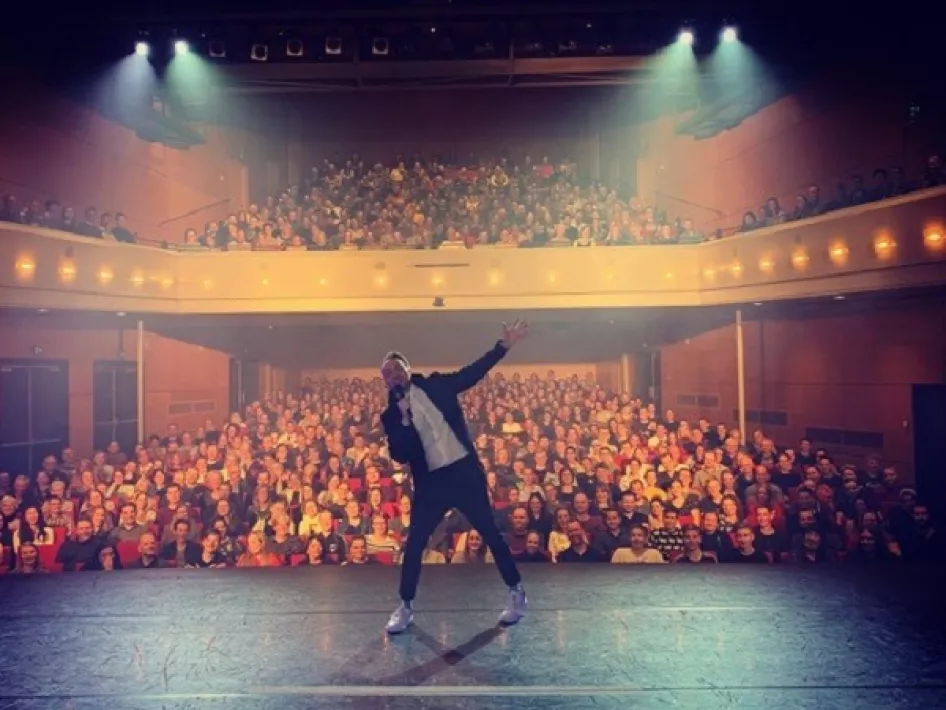 Selfie op de bühne van schouwburg Venray