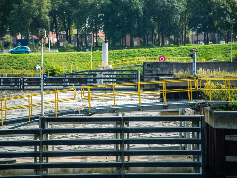 Het sluizencomplex met de Drielingsluis in Maasbracht