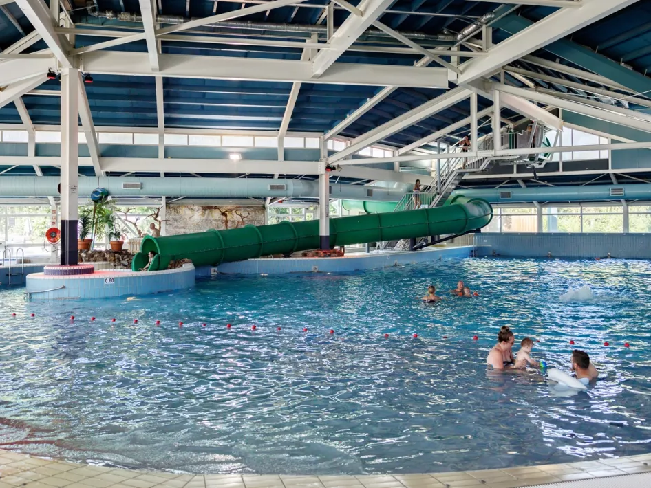The indoor pool of Swimming Pool Weerterbergen