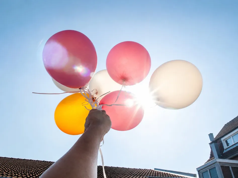 Ballonnen van tallie twist op het kinder zomerfestival