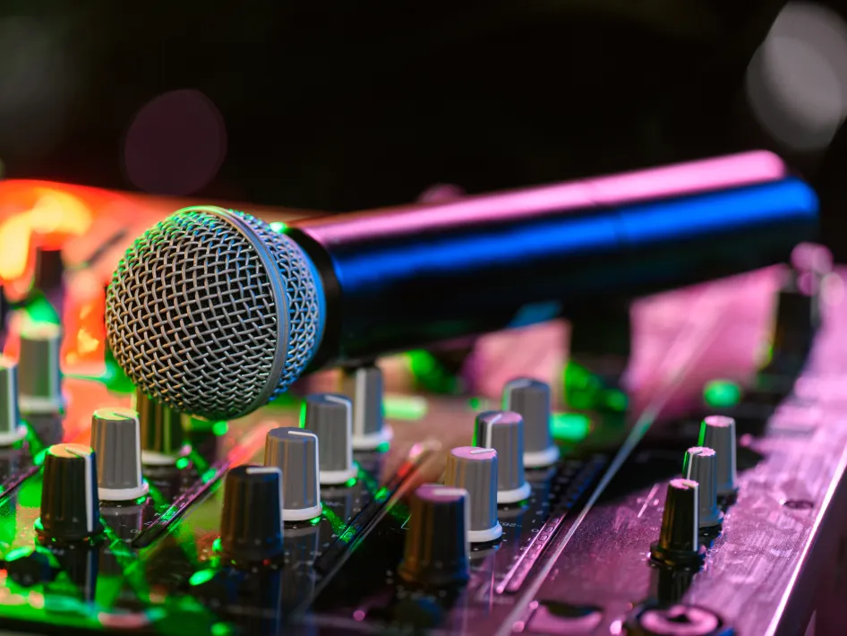 Microfoon met audiosysteem