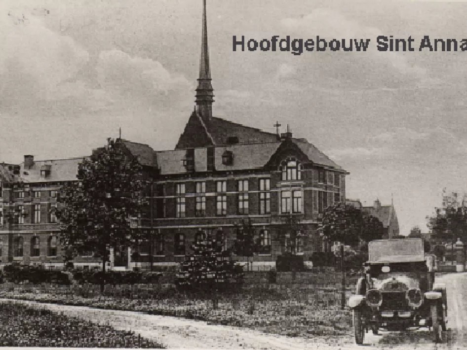 Foto van het hoofdgebouw Sint Anna in het Museum Psychiatrie