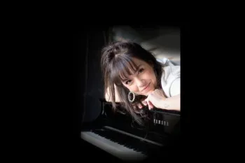 Linda Smeets: Me, my piano, my songs