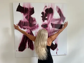 Mathilde Pil; Tekens aan de wand