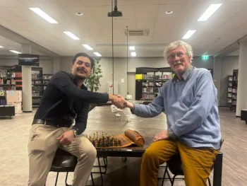 Feestelijke aftrap nieuwe schaakclub Het Zeldzame Vuur