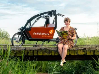 De Bibliocenter Verhalenfiets komt naar je toe deze zomer! 
