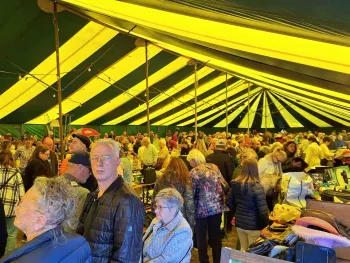 Grote overdekte vlooienmarkt in Horn