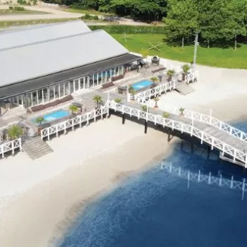 Luchtfoto van Beachclub Degreez