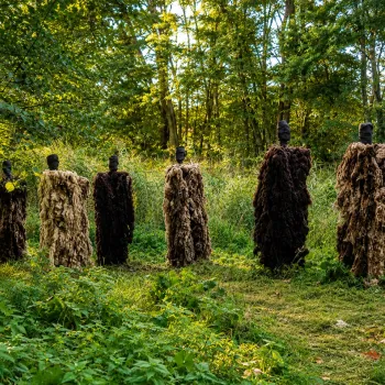 Kunstwerk bij vorige editie: Hetty de Boer -Passanten in de tijd-