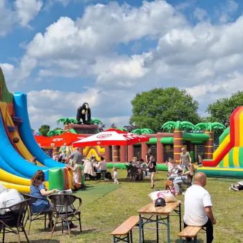 XXL Kinderland opblaaskussens om te spelen